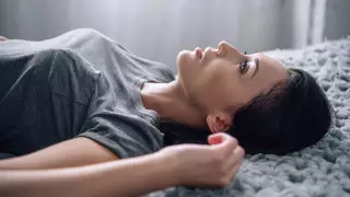 Назван симптом, указывающий на деменцию за несколько лет до начала болезни