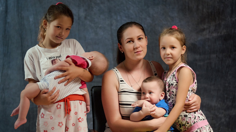 Социальный проект Huggies продолжает помогать матерям-одиночкам Казахстана