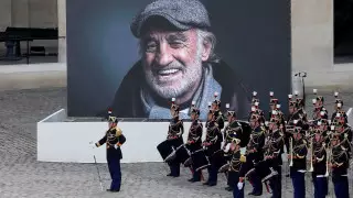 Церемония прощания с Бельмондо прошла в Париже