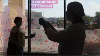 Стратегия и тактика вакцинации от коронавируса изменились - создатель "Спутника V"