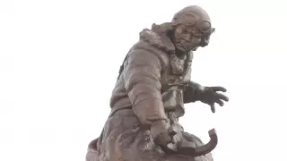 Монумент летчику-штурмовику Абдирову и стрелку Комиссарову заменили в Караганде