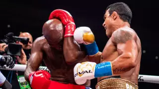 Холифилд проиграл бой нокаутом экс-чемпиону UFC