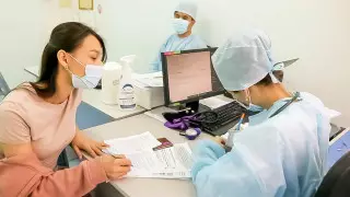 Более 65 процентов жителей Нур-Султана получили прививку против коронавируса