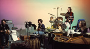 Мужчина нашел редкую пластинку The Beatles среди хлама отца