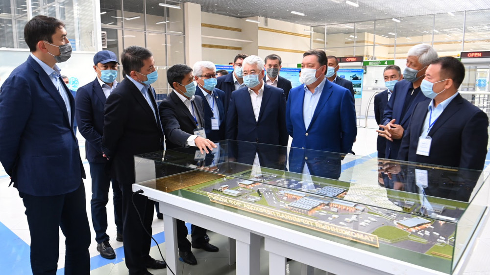 Премьер-министру показали проект строительства четырех городов-спутников Алматы