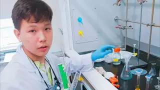 "Занимался с утра до вечера". Казахстанца пригласили в престижные вузы Канады и США