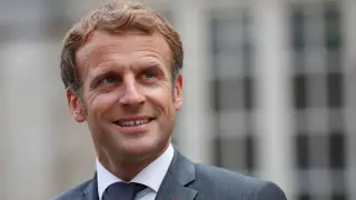 Данные санитарного пропуска Макрона утекли в сеть
