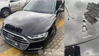 Появились фото расстрелянной машины помощника Зеленского