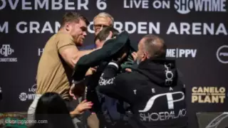 "Не верьте в эту чушь". Чемпион мира назвал причину потасовки с Канело на пресс-конференции