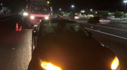 Tesla остановилась посреди шоссе и заблокировала водителя