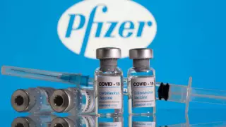 Глава Pfizer назвал условие для возвращения к допандемийной жизни