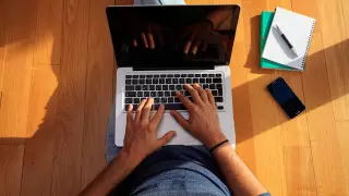 Первокурсников КазНПУ имени Абая отправили на удаленку