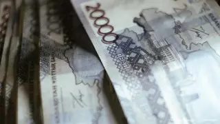 Сколько казахстанские семьи тратят на услуги