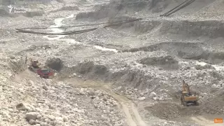 "Берег обваливается!" Жители Талгара требуют немедленно закрыть карьеры вдоль реки