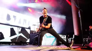Солист Blink-182 объявил о своей победе над раком
