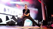 Солист Blink-182 объявил о своей победе над раком