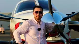 900 сағат ұшқан. АҚШ-та 22 жастағы қазақ жігіті алып әуекомпанияның ұшқышы болды