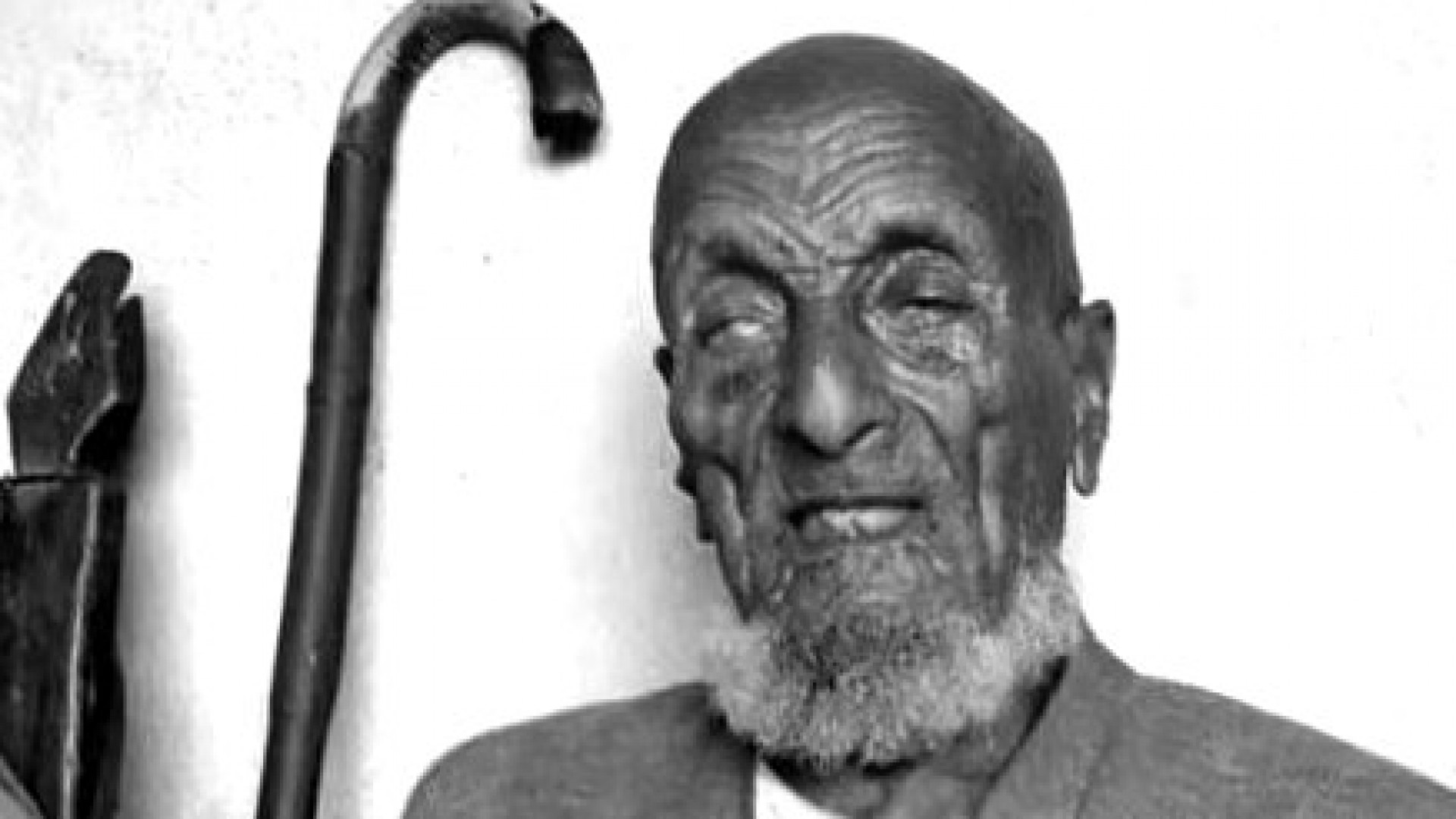 Умер самый старый в мире. Натабай тинсиев. Самый старый человек в Африке. Самый старый мужчина в мире.