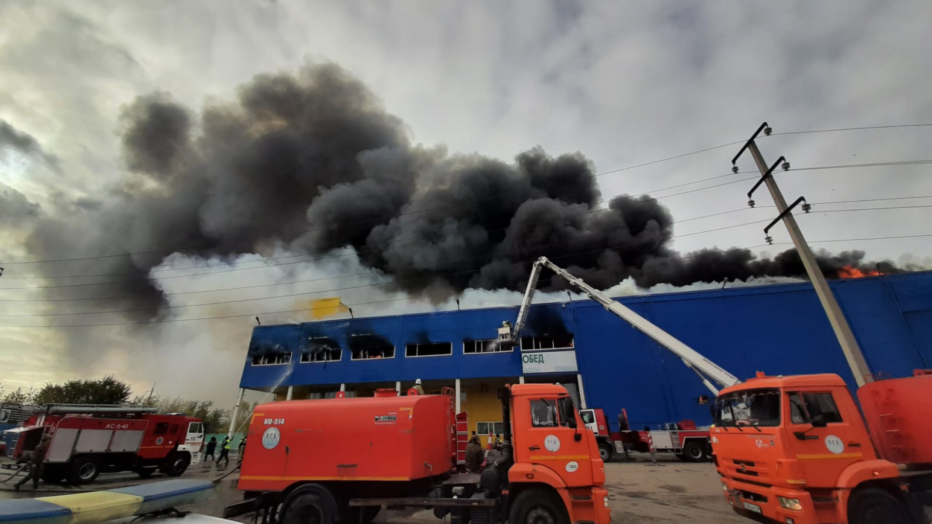 Пожар в ТЦ ”Астыкжан” в Нур-Султане потушили: 02 октября 2021 13:14 -  новости на Tengrinews.kz