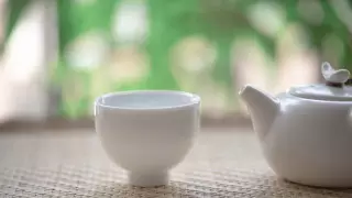 Черный или зеленый: ученые выяснили, какой чай лучше действует на сосуды