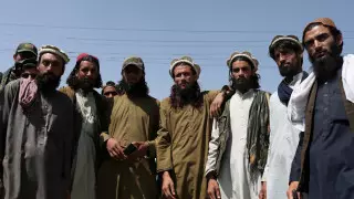 Талибы перебрасывают на границу "батальон смертников" - СМИ