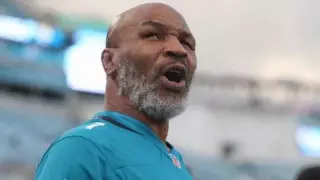 Майк Тайсон вызвал звезду YouTube Логана Пола на бой