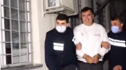 Полицейские делали селфи с Саакашвили во время задержания