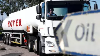 Топливный кризис в Британии: для доставки горючего привлекли военных