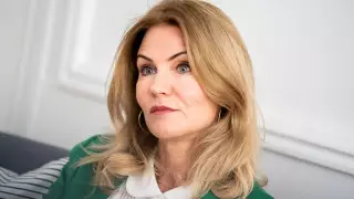 Бывший премьер Дании обвинила экс-президента Франции в домогательствах