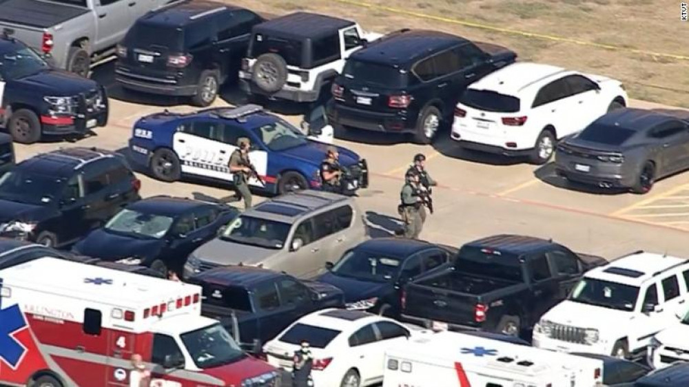 В школе в Техасе произошла стрельба. Есть пострадавшие