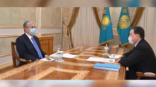 Заболеваемость снизилась - Мамин доложил Токаеву об эпидситуации