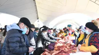 Продукты по цене ниже рыночной выставили на ярмарке в Нур-Султане