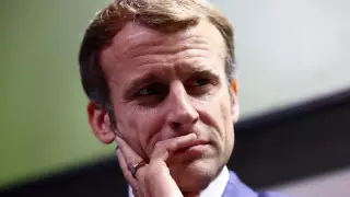 Француза оштрафовали за использование санитарного QR-кода президента