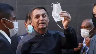 Президента Бразилии не пустили на матч из-за отсутствия прививки