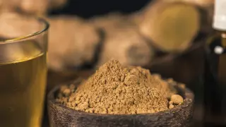 Иммунолог назвал продукты, которые помогут избежать тяжелой формы COVID-19