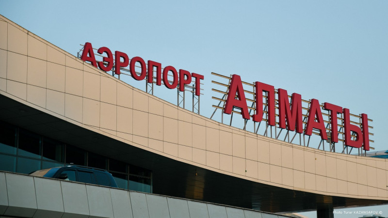Вылетевший из Алматы самолет "Эйр Астаны" вернулся обратно