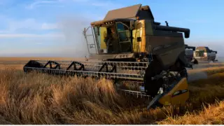 Снаряд времен ВОВ взорвался под комбайном в России