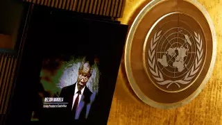 Личные вещи Нельсона Манделы выставили на аукцион