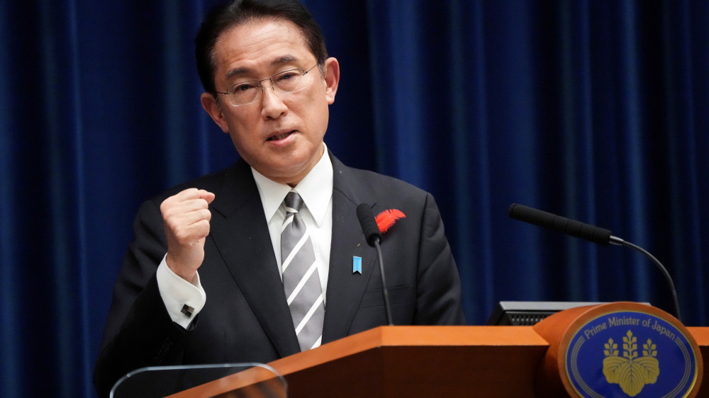 Новый премьер Японии сделал подношение храму, который в Азии считают символом милитаризма