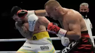 Нокаутом завершился бой боксера из Казахстана за титул чемпиона мира