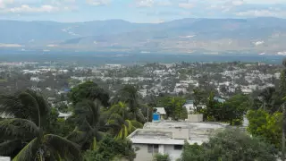 На Гаити похитили 17 христианских миссионеров и членов их семей из США