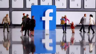 Facebook планирует нанять 10 тысяч человек для создания "метавселенной"
