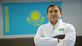 Главный тренер сборной Казахстана отстранен из-за жалоб штангистов