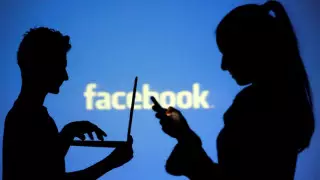 Facebook согласился платить французским СМИ за контент