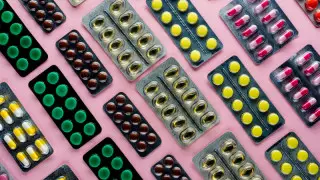 "Они убивают людей": Врач назвал смертельно опасные лекарства