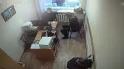 Попытку дачи взятки полицейскому сняли на видео в Уральске