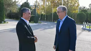 Президент Туркменистана предложил возвести памятник Абаю в Ашхабаде