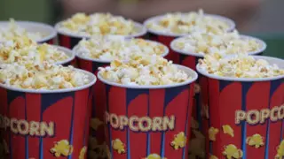 Популярное лакомство, полезное для сосудов и сердца, назвала диетолог