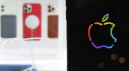 Китайские студенты подали в суд на Apple