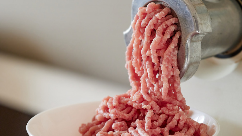 Доктор Мясников развеял миф о красном мясе